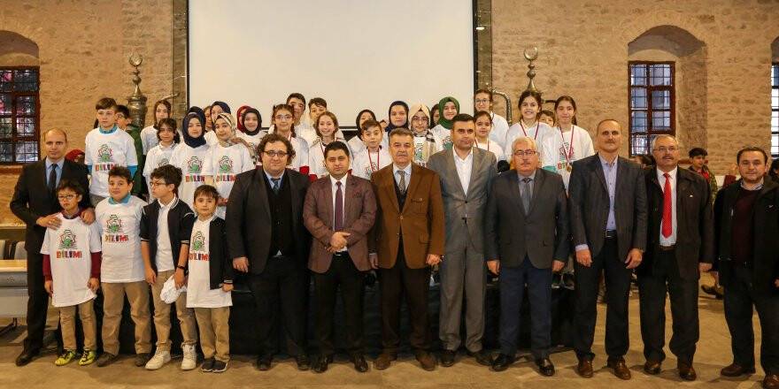 Meram’da çekişmeli geçen bilgi yarışmasında iki ortaokul birinciliği paylaştı