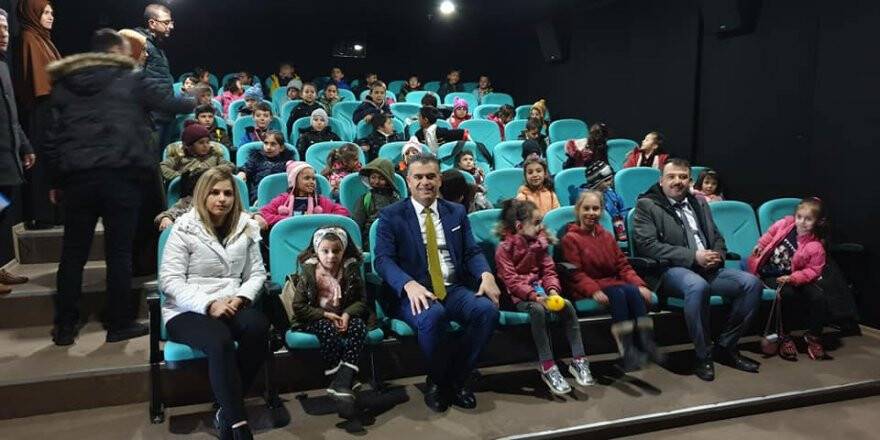 Derebucak'ta "Sinemaya Gitmeyen Öğrenci Kalmasın" Projesi