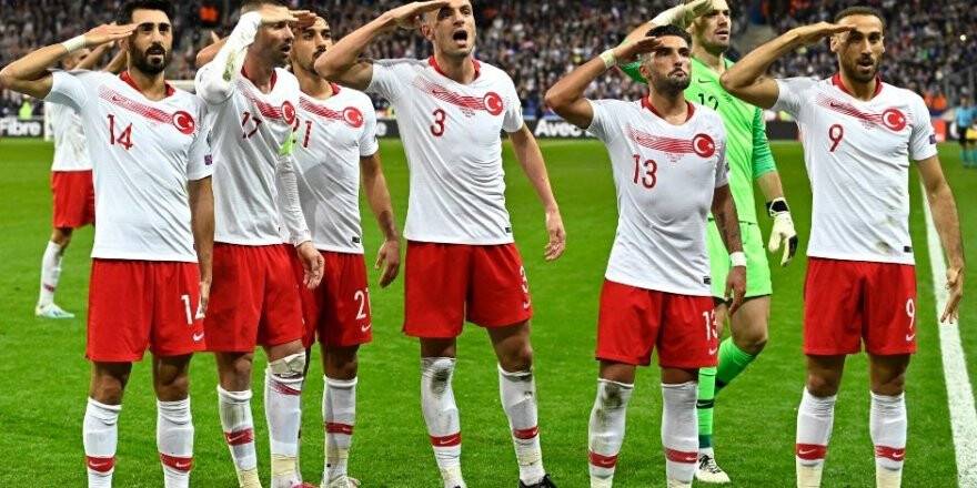TÜRKİYE YERİNİ KORUDU
