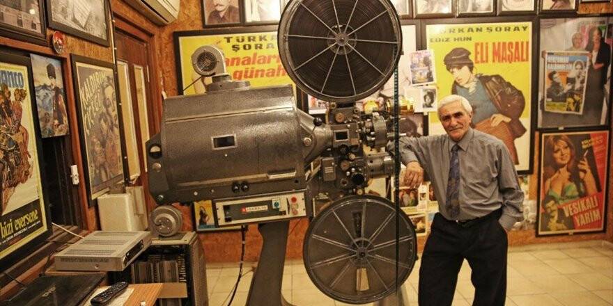 Eski Makinistin 'Sinema Evi' Ziyaretçilerine Nostalji Yaşatıyor