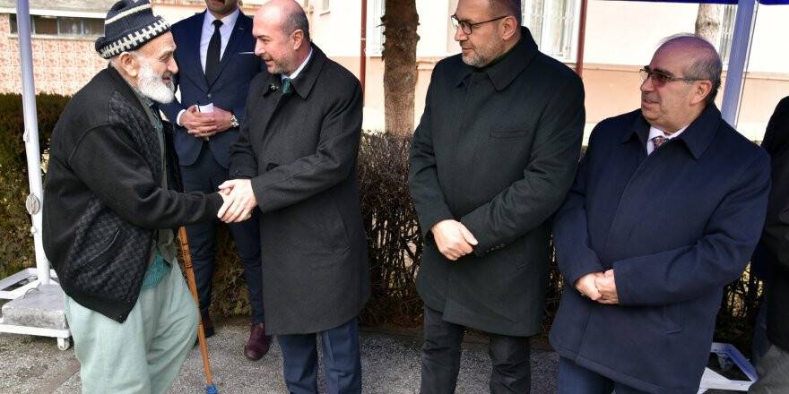 Başkan Pekyatırmacı Akabe Camisi’nde vatandaşlarla buluştu