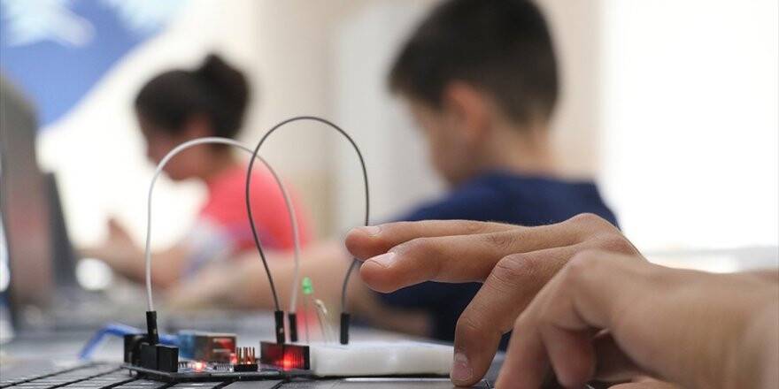 Erken Yaşta Kodlama Eğitimi Kariyerde Başarıyı Artırıyor