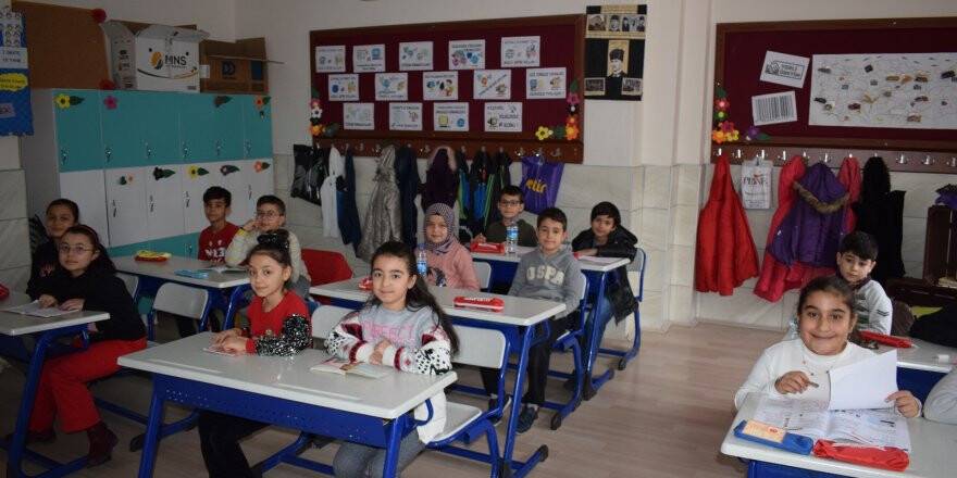 ELMAS KOLEJİ BURSLULUK SINAVINI YAPTI