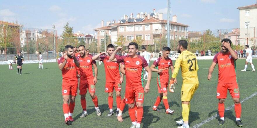 GÖLYAZISPOR ŞAMPİYONLUĞA KOŞUYOR