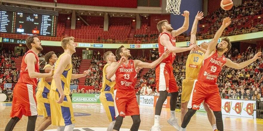 A Milli Erkek Basketbol Takımı'nın Yüzü Gülmüyor
