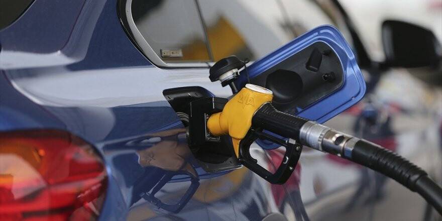Benzinin Litre Fiyatına 10 Kuruş İndirim Yapıldı