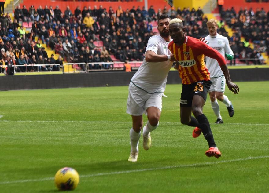 BERABERLİKLER TAKIMI UNVANINI BIRAKMIYOR!