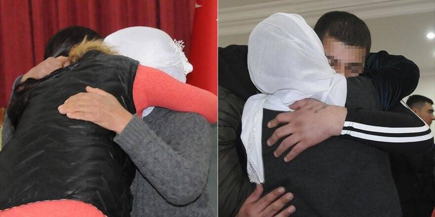Güvenlik Güçlerinin İkna Çalışması Sonucu 2 Aile Daha Evladına Kavuştu