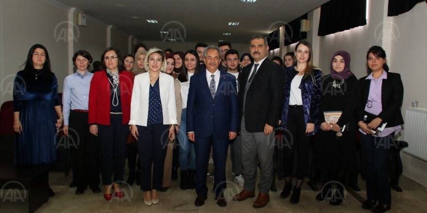 Başkan Akkaya Geleceğin Sağlıkçılarıyla Buluştu