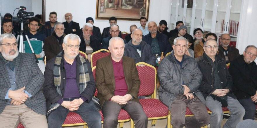 “Bugün bizim neslimiz bizden öncekilere göre çok daha başı dik” diyen Prof. Dr. Akın: ‘ERBAKAN HOCAYA BİR BORCUMUZ VAR’