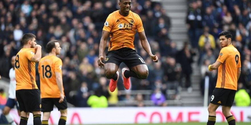 Premier Lig'de Wolverhampton, Deplasmanda Tottenham'ı Devirdi