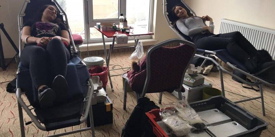 Kan bağışı kampanyasına öğrencilerden destek
