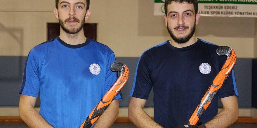 HOKEY TUTKUSU, KARDEŞLERİ  AYNI TAKIMDA BULUŞTURDU