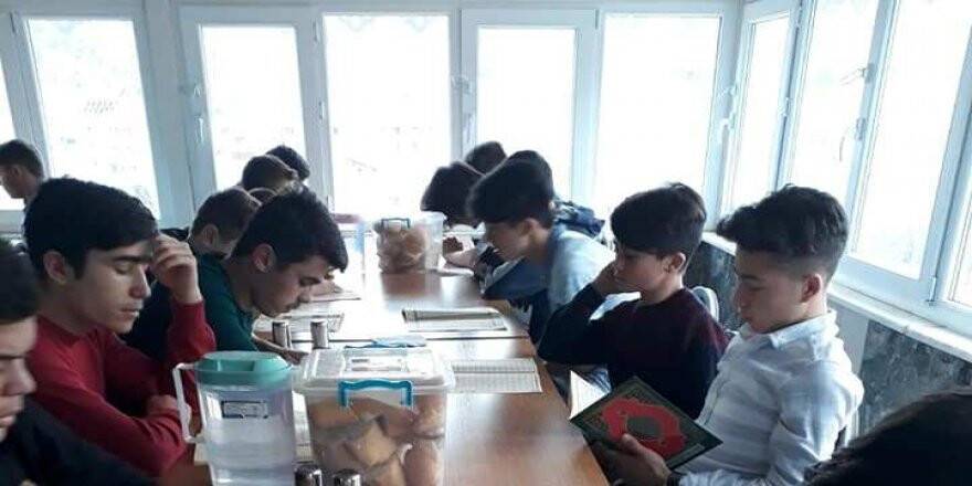 Bozkır'da Kur'an Kursu Öğrencileri Şehitler İçin Hatm-i Şerif Okudu