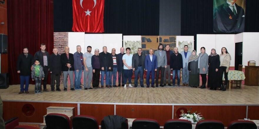 Akşehir’de “Karanlıkta Açan Çiçekler” isimli tiyatro sahnelendi