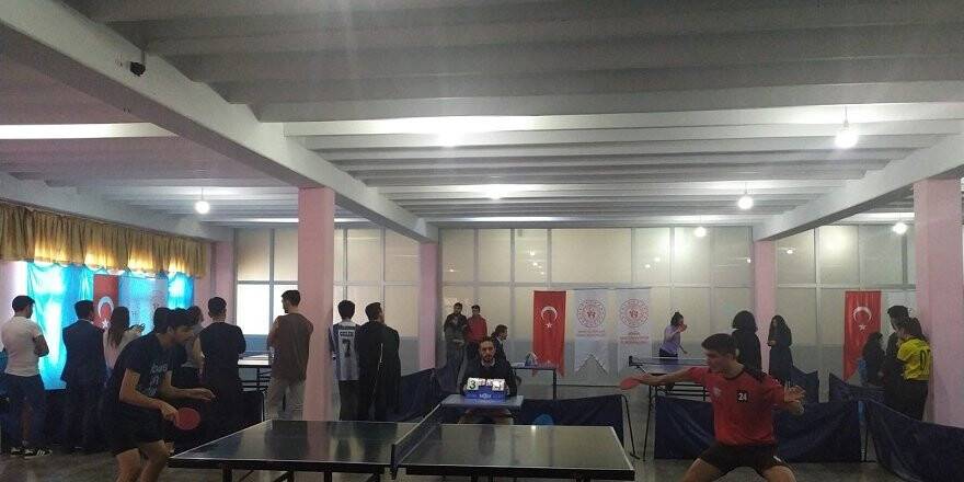 YURTLAR MASA TENİSİ TURNUVASINDA YARIŞTI