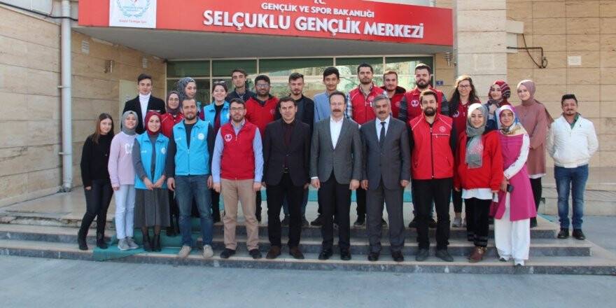 KAYMAKAM YAMLI’DAN GENÇLİK MERKEZİNE ZİYARET
