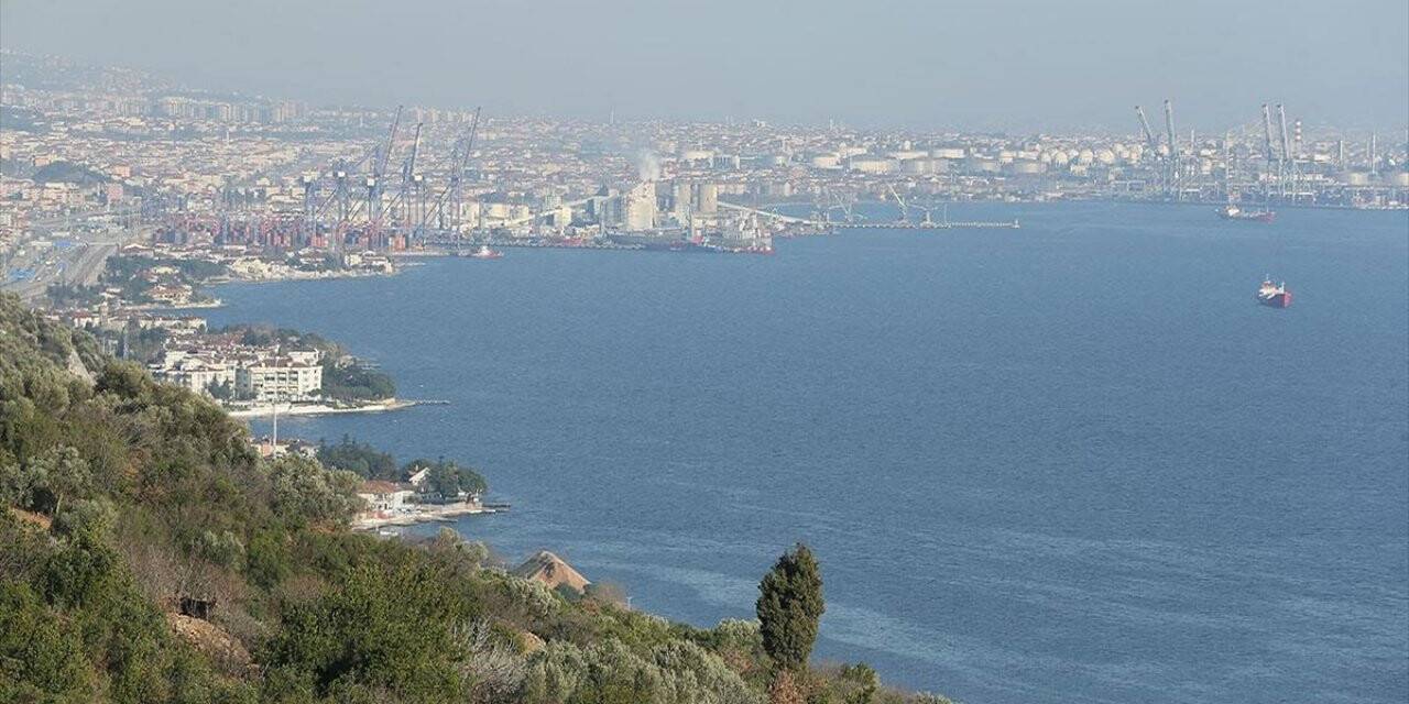 Kocaeli Limanlarından 'dünyanın Yükü' Taşınıyor