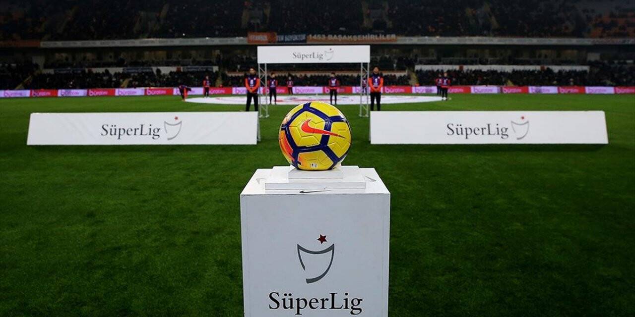 Türkiye'de Genç Futbolcular Formaya Hasret