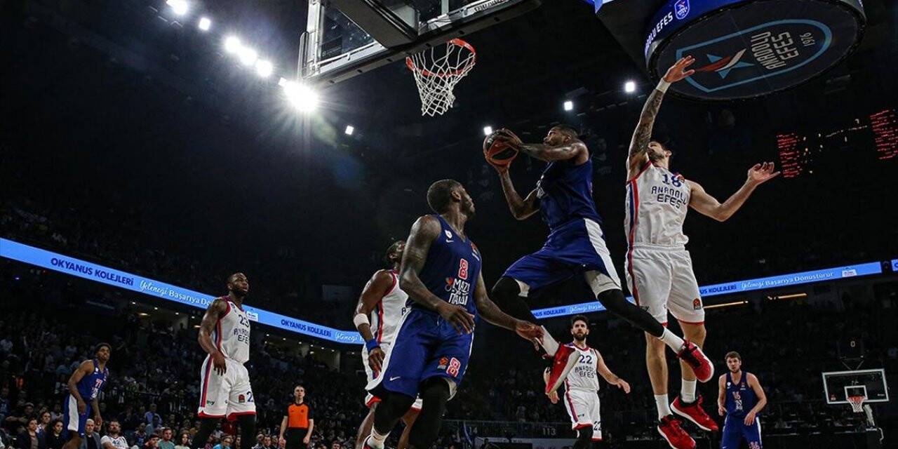 Anadolu Efes, Olympiakos'u Yendi