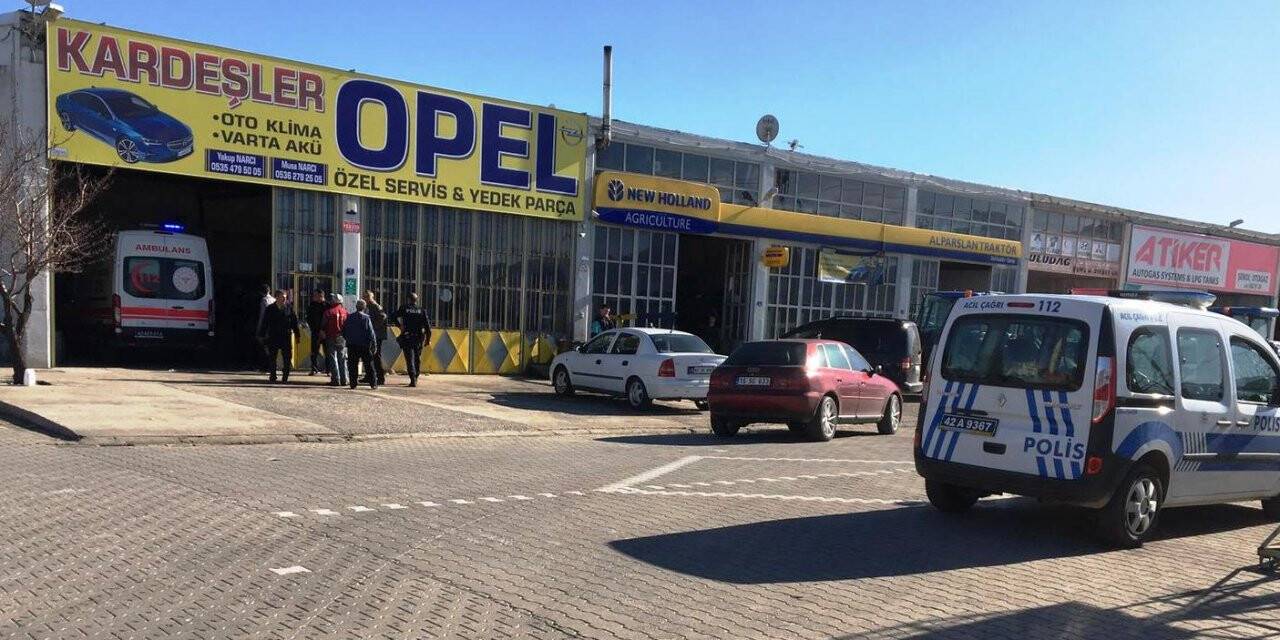 Çatıdan Düşen Kişi Ağır Yaralandı