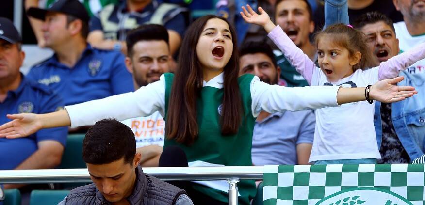 KONYASPOR KADIN  SEYİRCİDE SONLARDA