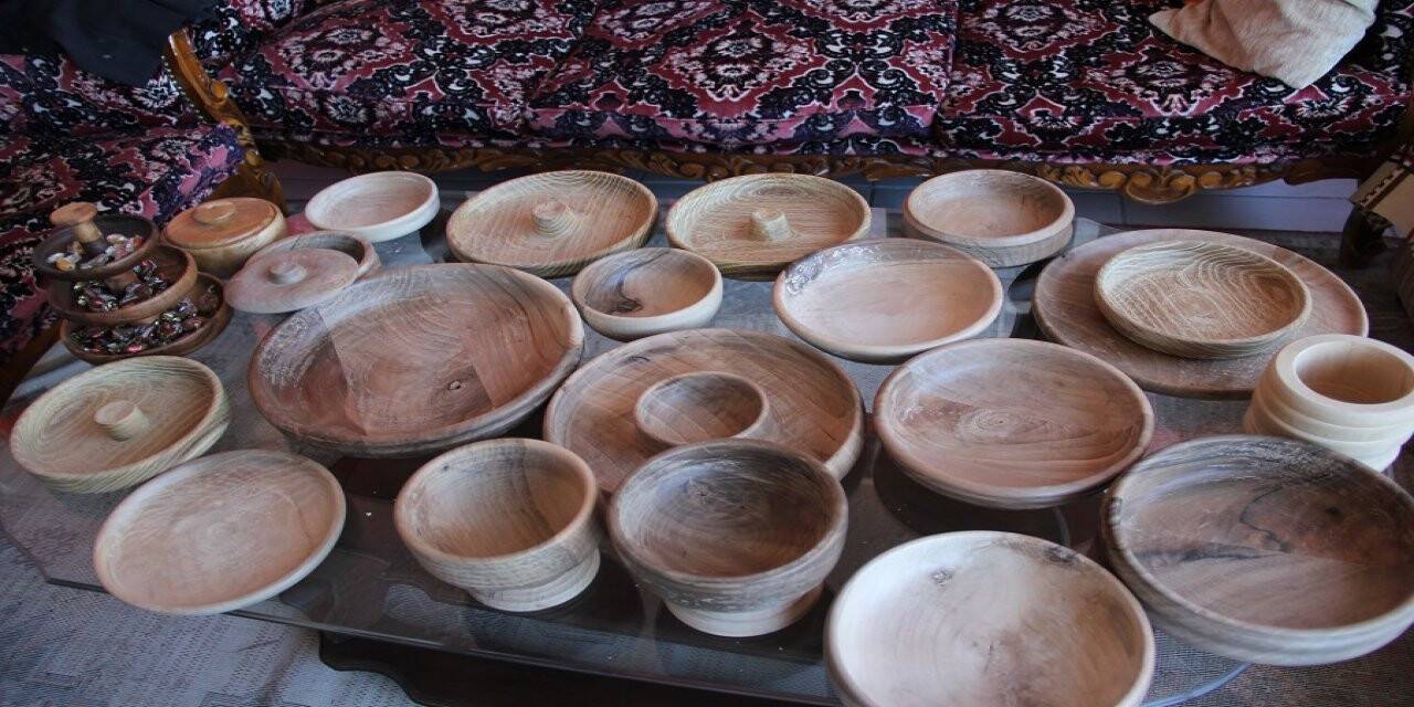 Mustafa usta ahşaptan sanat üretiyor