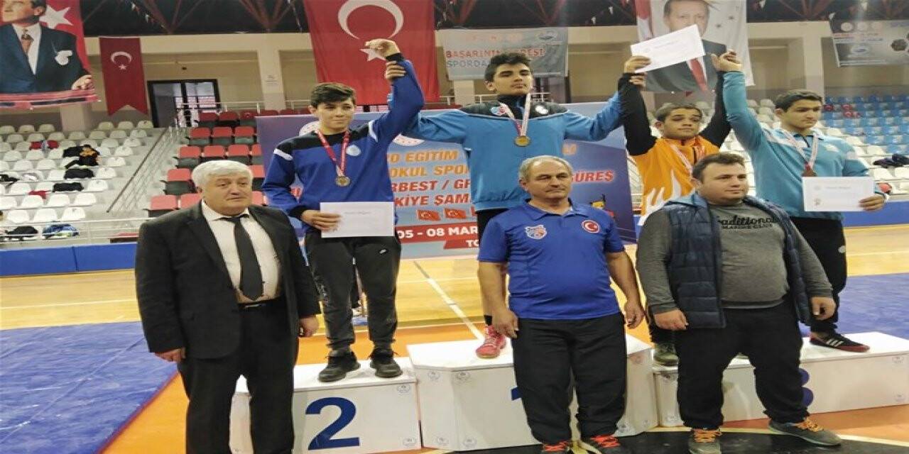 YILDIZ GÜREŞÇİLERDEN BAŞARILI SONUÇLAR