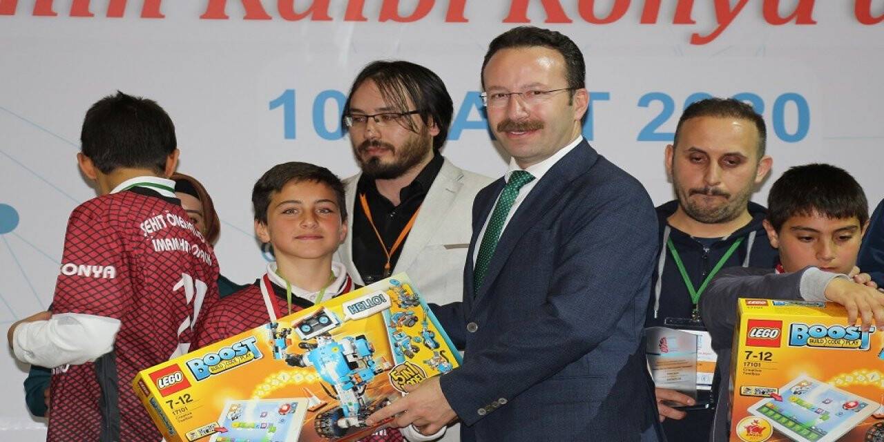 Konya İnsan Mektebi Akıl Ve Zeka Oyunları Yarışmaları Ödül Töreni