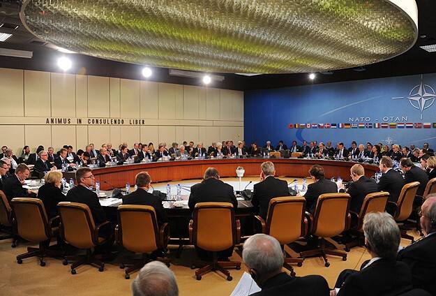 NATO'nun gündemi Rusya