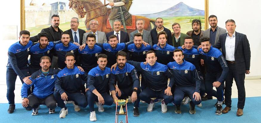ŞAMPİYON TAKIMA TEBRİK