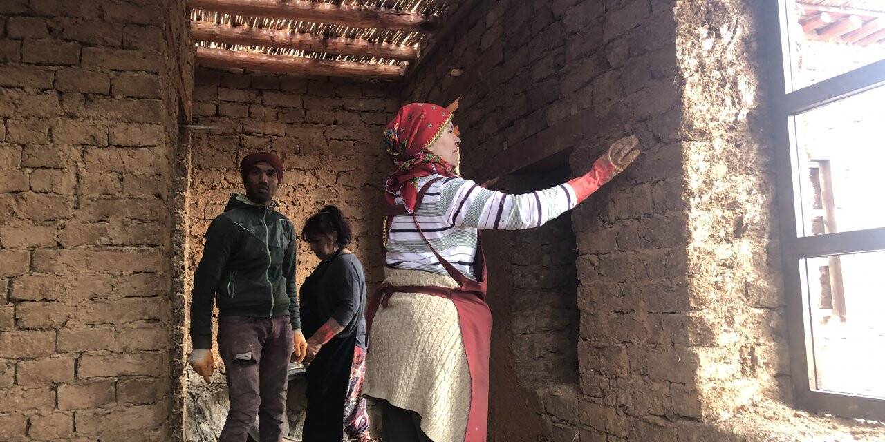 "sanatçıların Köyü"nde Kerpiç Evler Atölyeye Dönüşüyor