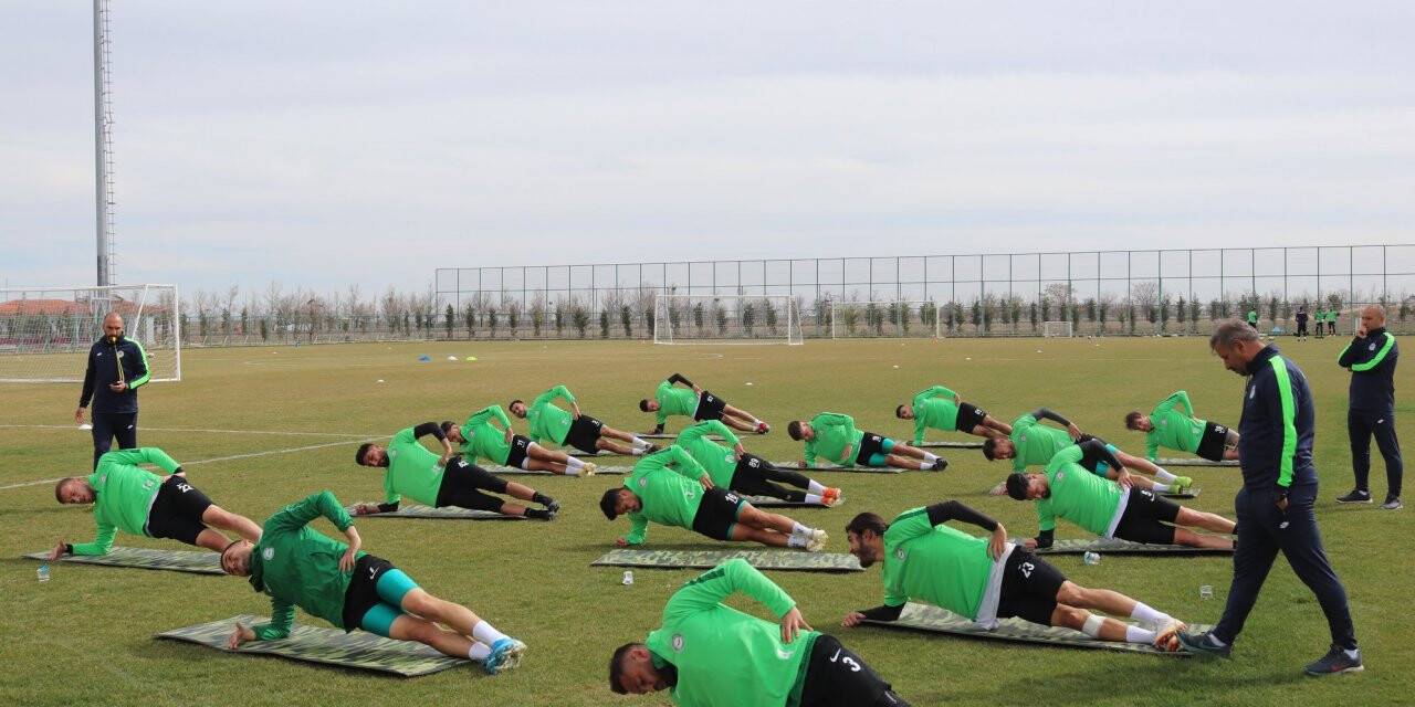 1922 KONYASPOR GALİBİYETE ŞARTLANDI