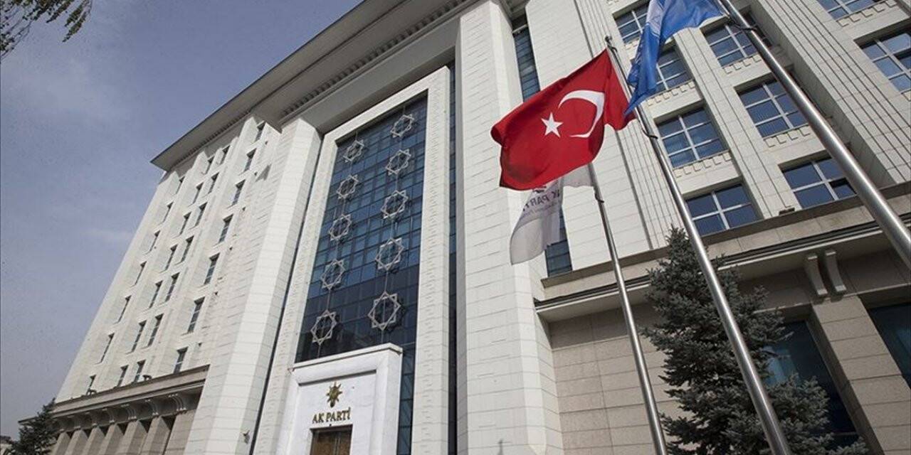 Ak Parti'nin Hafta Sonu Yapılacak Kongreleri Ertelendi