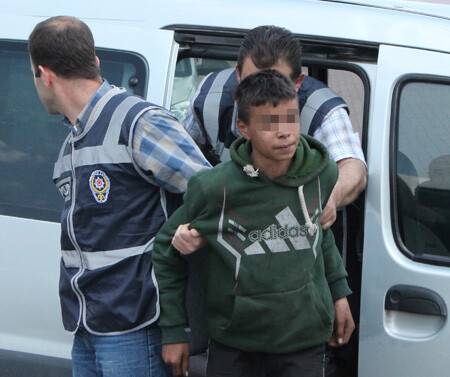 Balkondan girdi yarım kilo altın çaldı