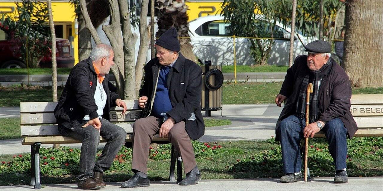 Türkiye'de Yaşlı Nüfus 5 Yılda Yüzde 21,9 Arttı
