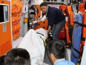 Göğsünden vurulan genç kız ağır yaralandı
