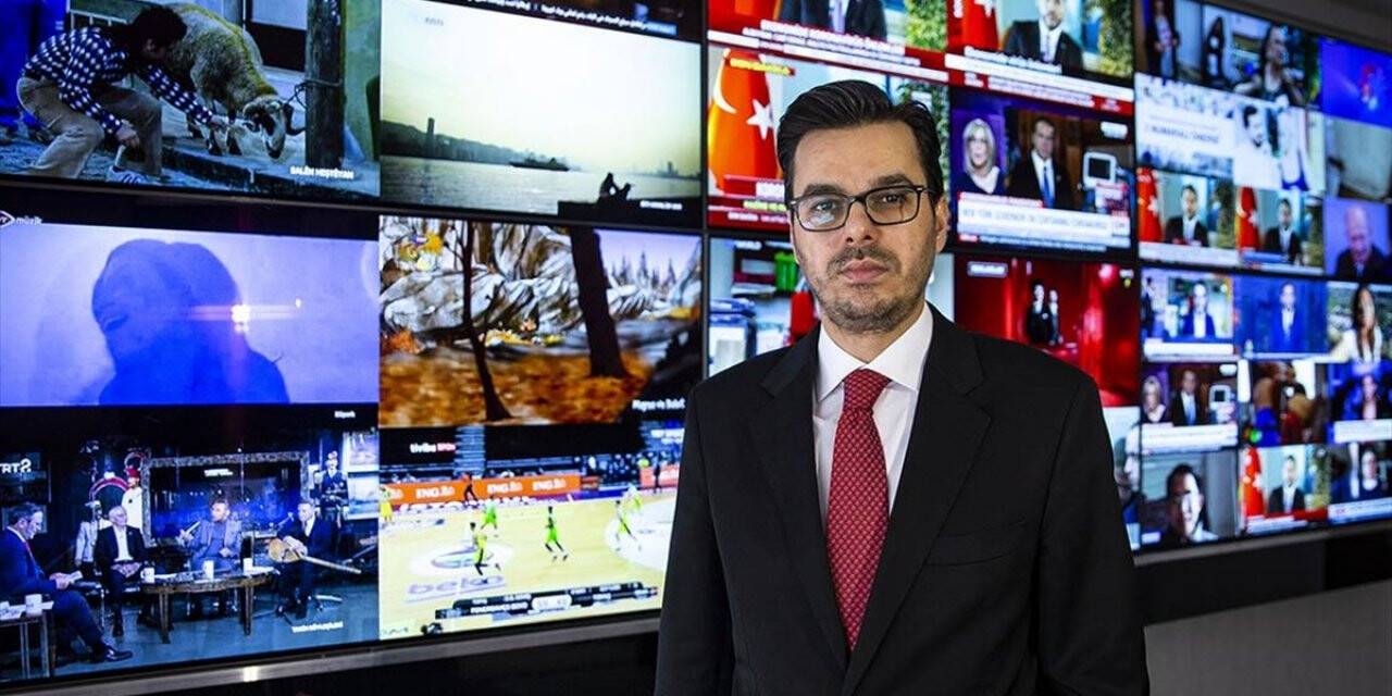 Trt Uzaktan Eğitim İçin Sınıfları Stüdyoya, Stüdyoları Sınıfa Çevirdi