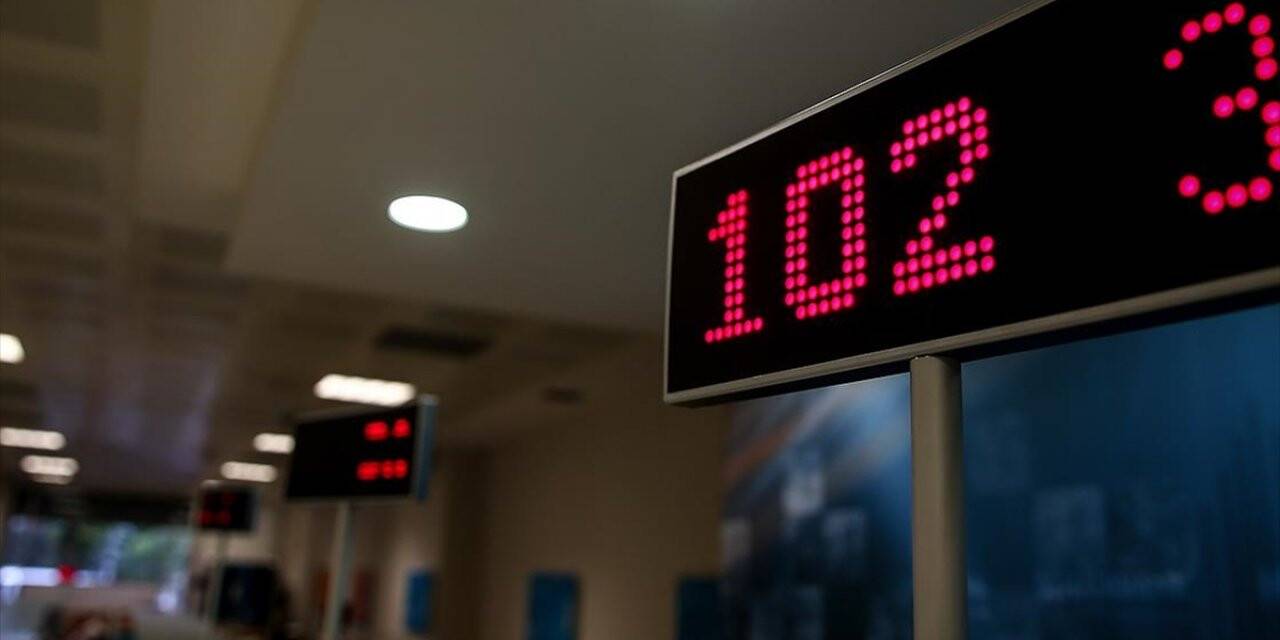 Bankaların Çalışma Saatlerine Koronavirüs Ayarı