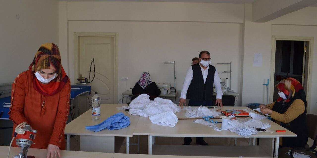 Ilgın Halk Eğitim Merkezi Maske Üretimine Başladı