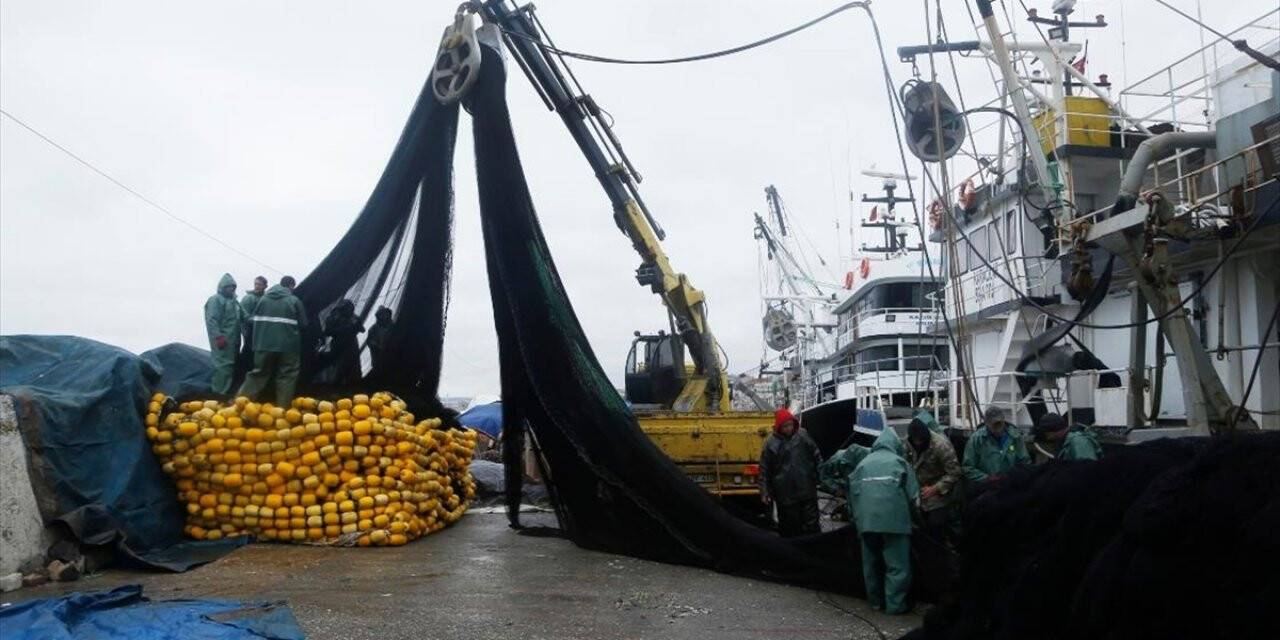 Balıkçılar Koronavirüs Nedeniyle Av Sezonunu Erken Kapattı