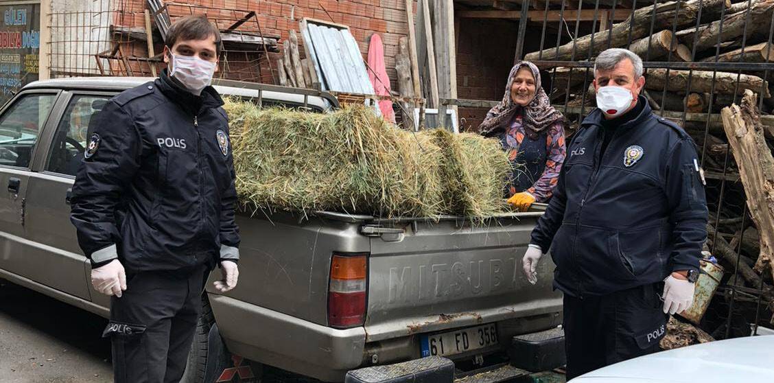 Vefa Sosyal Destek Grubu'ndan İnekleri İçin Ot İstedi