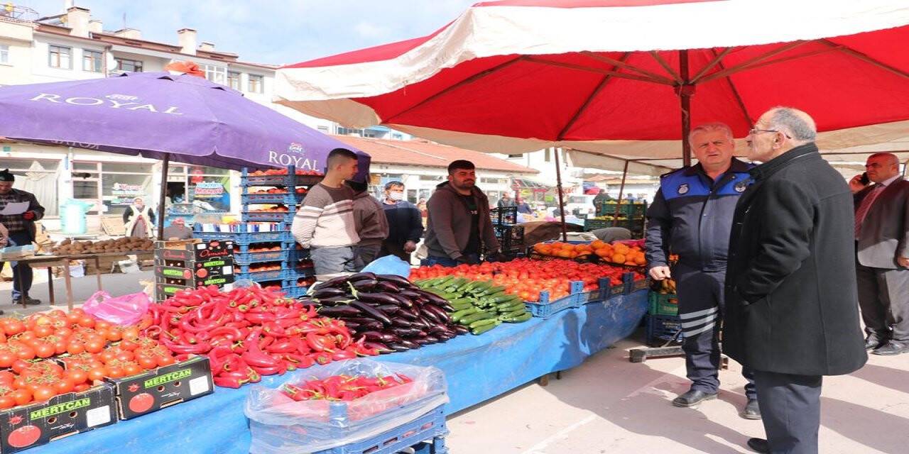 Beyşehir Belediyesi, Pazar Yerindeki Esnaftan İşgaliye Ücreti Almayı Geçici Olarak Durdurdu