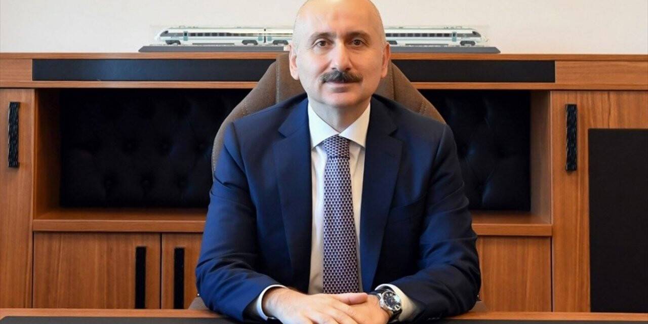 Ulaştırma Ve Altyapı Bakanı Turhan Görevinden Alınarak, Yerine Adil Karaismailoğlu Atandı