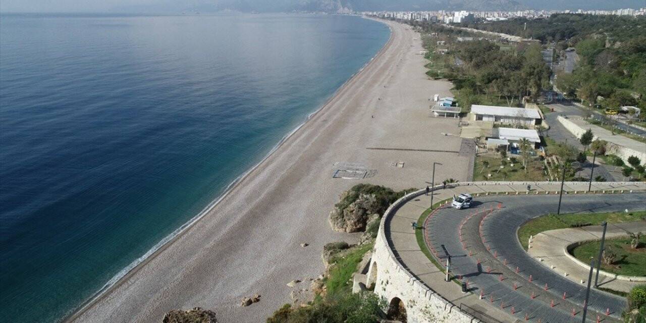 Turizm Merkezlerinin Sahil Ve Plajları Koronavirüs Tedbirleri Nedeniyle En Sakin Günlerini Yaşıyor