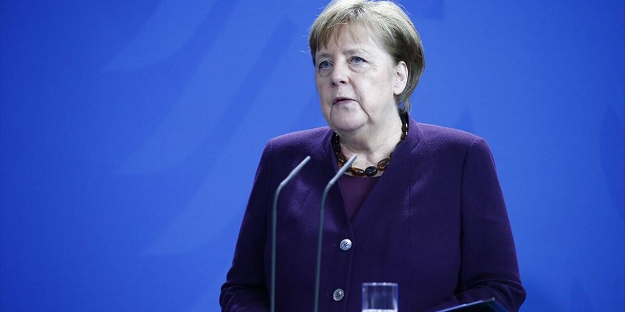 Almanya Başbakanı Merkel'in Üçüncü Kovid-19 Testi De Negatif Çıktı