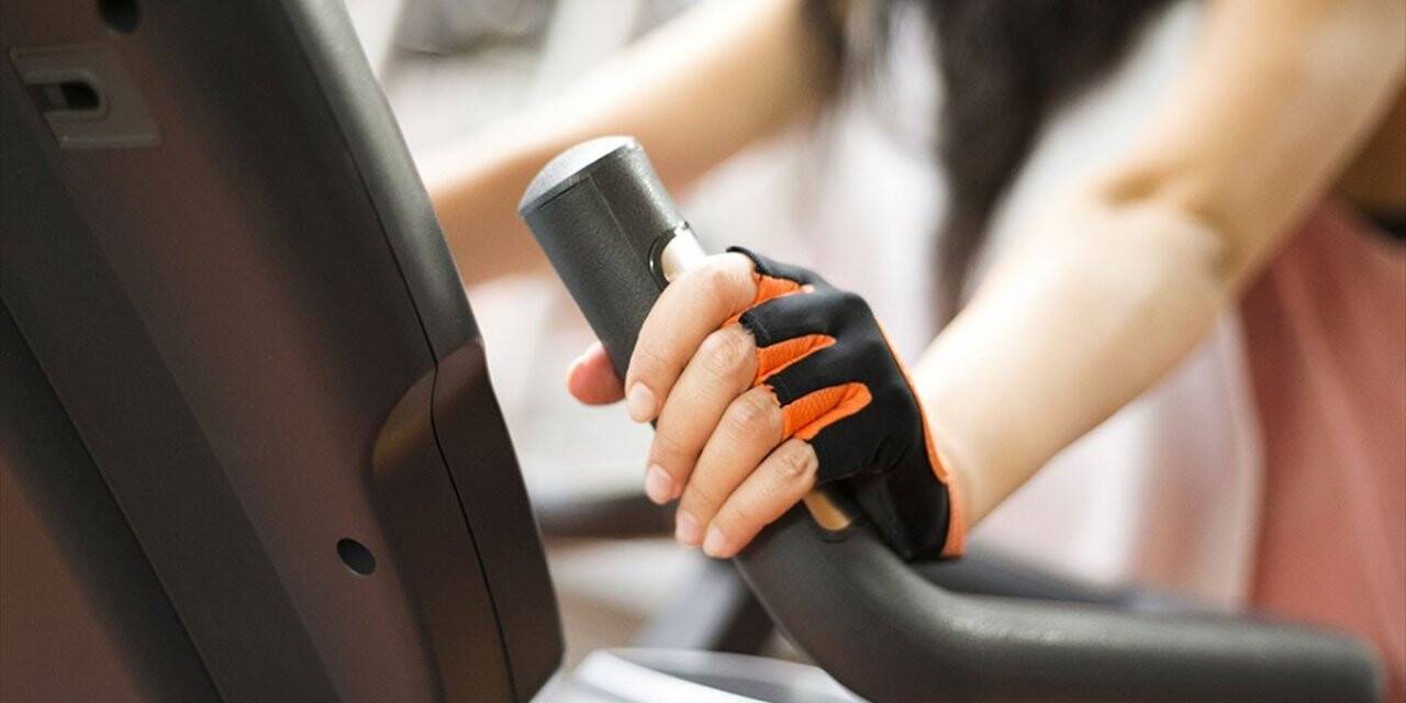 Gençlik Ve Spor Bakanlığından 'evde Spor' Paylaşımı
