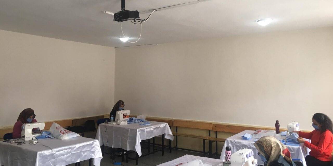 Seydişehir'de Usta Öğreticiler Maske Üretiyor