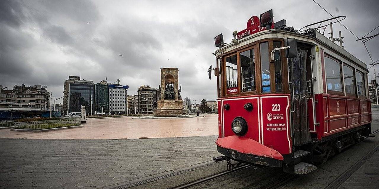 Nostaljik Tramvay Yolcusuz Kaldı