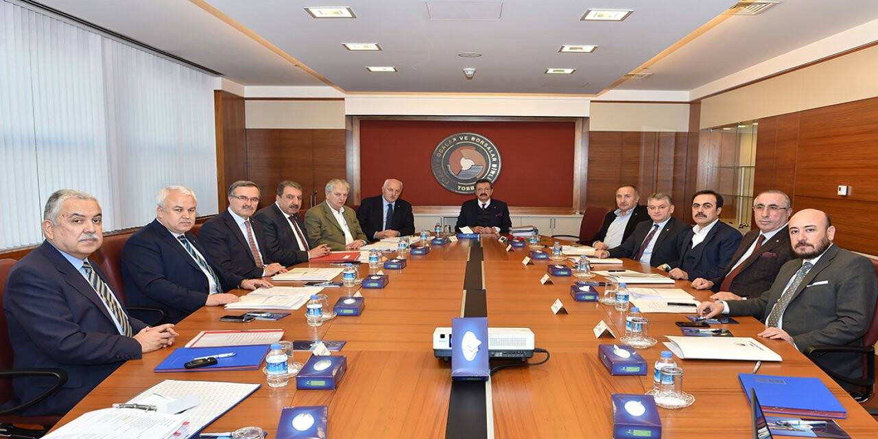 İŞ DÜNYASI KENETLENDİ